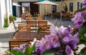 Innenhof - Top Heuriger Schmid am Weingut, © Familie Schmid Innenhof - Top Heuriger Schmid am Weingut, © Familie Schmid