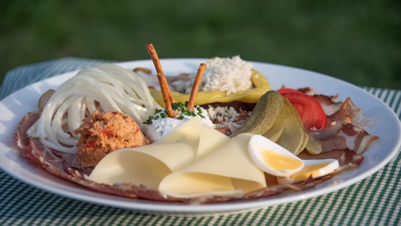 Hauerplatte-Weinhof und Heuriger Fam. Preis, © Weinhof und Heuriger Fam. Preis Hauerplatte-Weinhof und Heuriger Fam. Preis, © Weinhof und Heuriger Fam. Preis