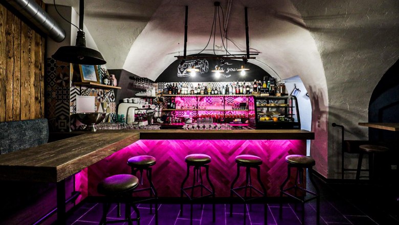 TD Sea You innen, © Markus Gruebler Café von innen mir Bartresen