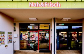 Unser G'schäft in Bergern, © Unser G'schäft in Bergern Eingangsbereich von einem Nah & Frisch Geschäft