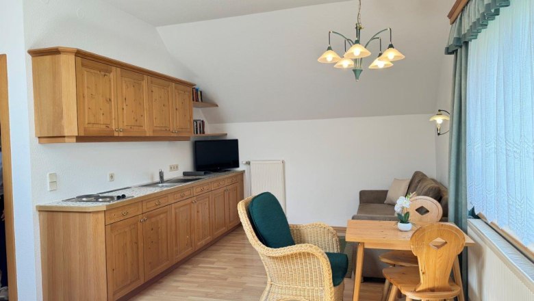 Zimmer mit Kochecke im Haupthaus (3), © Haus Karner Zimmer mit Kochecke im Haupthaus (3), © Haus Karner