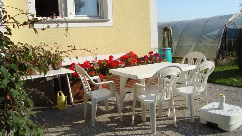 Sitzgelegenheit draußen, © Fam. Sommer-Leitner Sitzgelegenheit draußen, © Fam. Sommer-Leitner