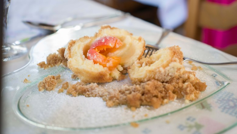 Mehlspeise im Schlossgasthof Artstetten, © Robert Herbst Mehlspeise auf durchsichtigem Teller