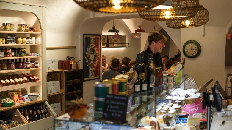 Feinste französische Spezialitäten im historischen Gewölbe – von Rohmilchkäse bis Tarte. Jeden Samstag Verkostung & Spezial-Events!, © La Marchande @Lily Feinste französische Spezialitäten im historischen Gewölbe – von Rohmilchkäse bis Tarte. Jeden Samstag Verkostung & Spezial-Events!, © La Marchande @Lily