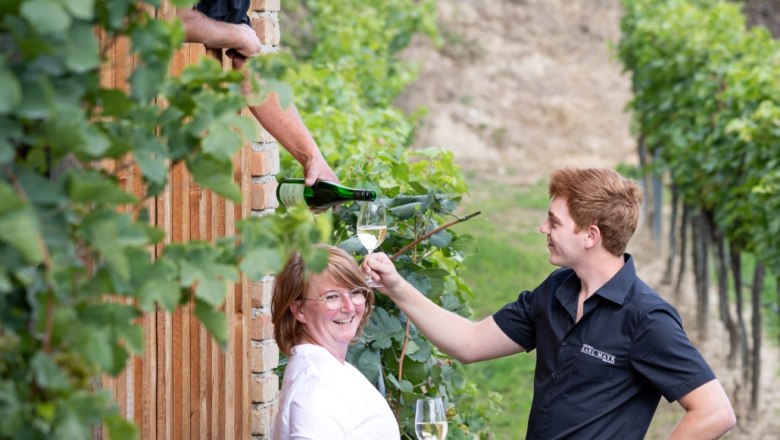 Familie Mayr im Weingarten, © Weingut Mayr Familie Mayr im Weingarten, © Weingut Mayr