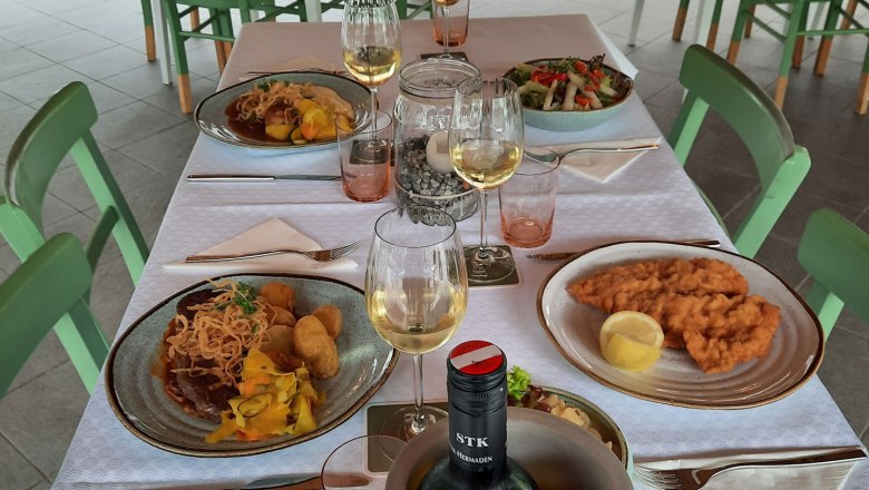 Gastgarten Gasthof zum Heidentor, © Donau Niederösterreich, Neubauer Gastgarten Gasthof zum Heidentor, © Donau Niederösterreich, Neubauer