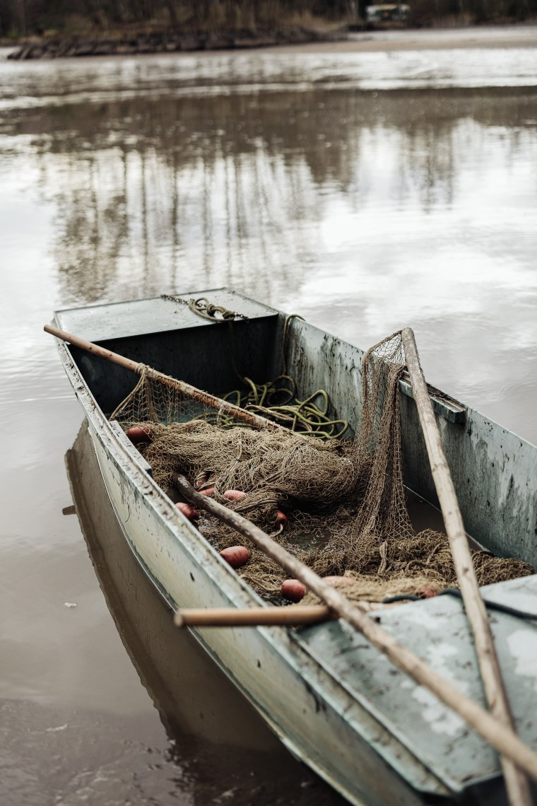 Es beginnt mit einem ruhigen abgelassenen Teich, © Niederösterreich Werbung/Mara Hohla Fischerboot auf ruhigem Litschauer See
