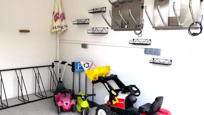 Fahrzeuggarage und Schieschuhraum, © Grasberger Fahrzeuggarage und Schieschuhraum, © Grasberger