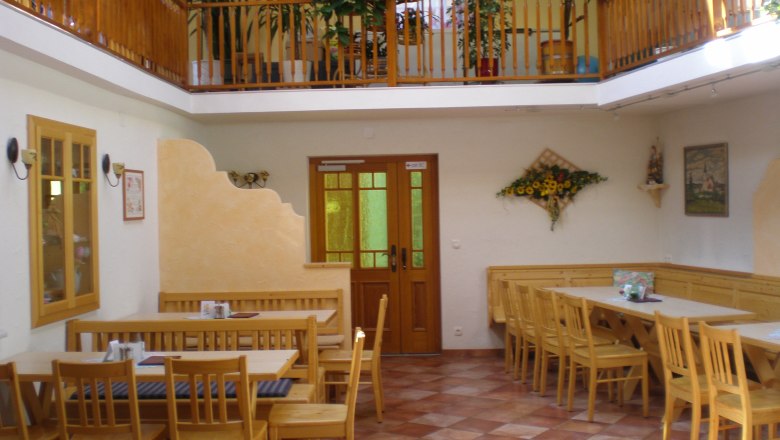 Mostheuriger, © Mostheuriger Höfinger Mostheuriger, © Mostheuriger Höfinger