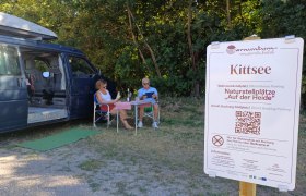 Naturstellplatz Kittsee, © Donau Niederösterreich, Wagner Wohnmbobil mit Personen