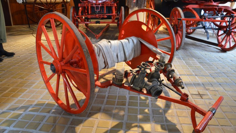 Feuerwehrmuseum St. Leonhard am Forst, © Harald Hömstreit Historische Feuerwehrschlauchrolle im Feuerwehrmuseum St. Leonhard am Forst.