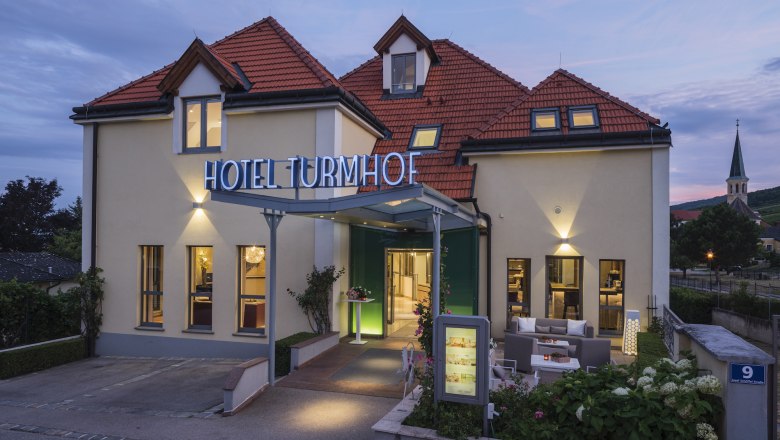 Frontansicht Hotel Turmhof, © Hotel Turmhof Frontansicht Hotel Turmhof, © Hotel Turmhof