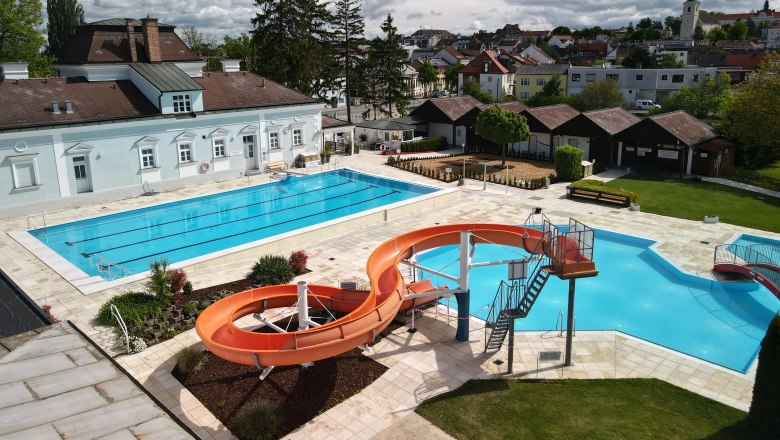 Stadtbad Hollabrunn, © Stadtgemeinde Hollabrunn Stadtbad Hollabrunn, © Stadtgemeinde Hollabrunn