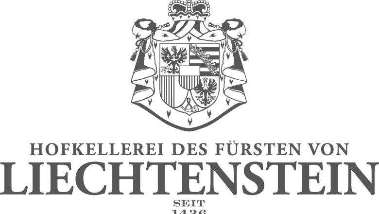 Logo Hofkellerei, © Weingut Liechtenstein Logo der Hofkellerei des Fürsten von Liechtenstein mit Wappen und Schriftzug.