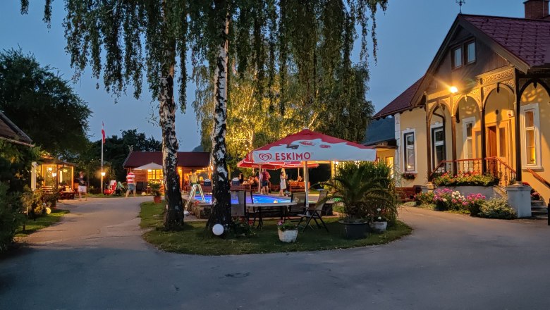 Zentrale Hofterrasse, © Reinhard Wallentin Zentrale Hofterrasse, © Reinhard Wallentin