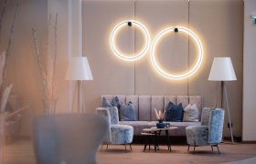 Sitzecke in der Hotellobby Hotel Schachner, © Hotel Schachner_MIKU Media Sitzecke in der Hotellobby Hotel Schachner, © Hotel Schachner_MIKU Media