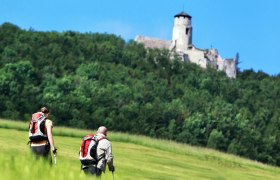 Pilgern entlang von Via Sacra und Wr. Wallfahrerweg, © weinfranz.at Pilgern entlang von Via Sacra und Wr. Wallfahrerweg, © weinfranz.at