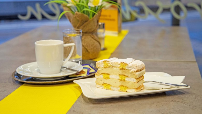 Kaffee & Kuchen im Bistro, © Roman Gerstl Kaffee & Kuchen im Bistro, © Roman Gerstl