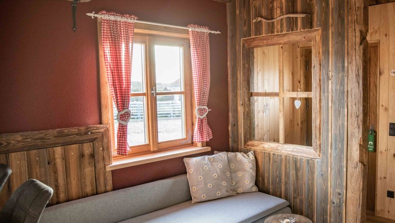 Ansicht Wohnraum, © Erlebnishof Strasser, Fotografin Sabine Strasser Ansicht Wohnraum, © Erlebnishof Strasser, Fotografin Sabine Strasser