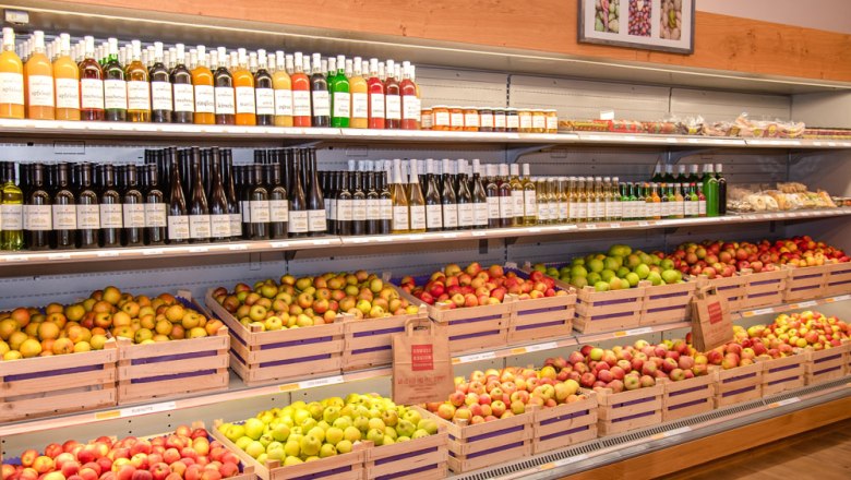 Shop Obsthof & Weingut Altenriederer, © Egon Fischer Shop Obsthof & Weingut Altenriederer, © Egon Fischer