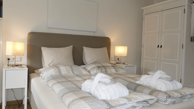 Queensize (1,60 m x 2 m) Grüne Wiese Gäste-Minibungalow, © Edermühle Queensize (1,60 m x 2 m) Grüne Wiese Gäste-Minibungalow, © Edermühle