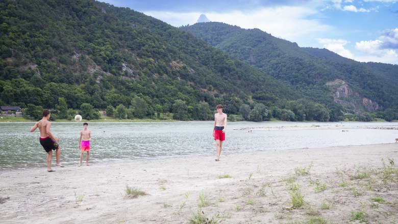 Donaustrand Weißenkirchen, © Donau NÖ Tourismus GmbH_Barbara Elser Donaustrand Weißenkirchen, © Donau NÖ Tourismus GmbH_Barbara Elser