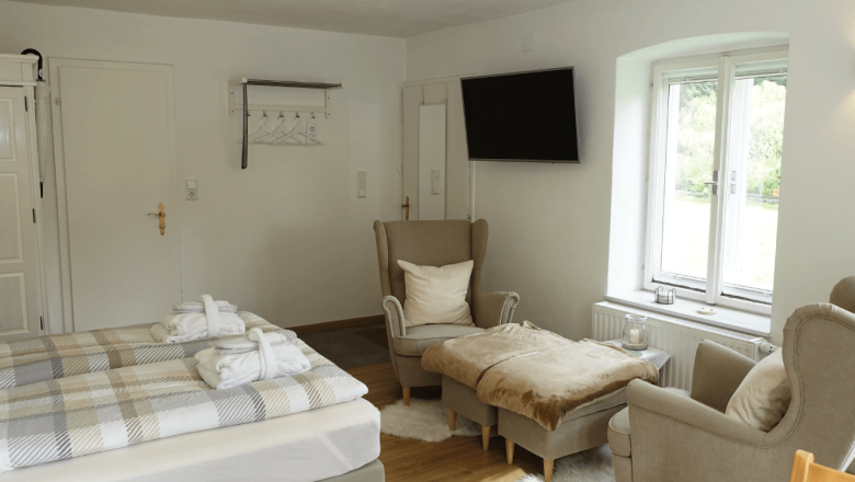 Gemütliche Sofas in der Grünen Wiese Gäste-Minibungalow, © Edermühle Gemütliche Sofas in der Grünen Wiese Gäste-Minibungalow, © Edermühle