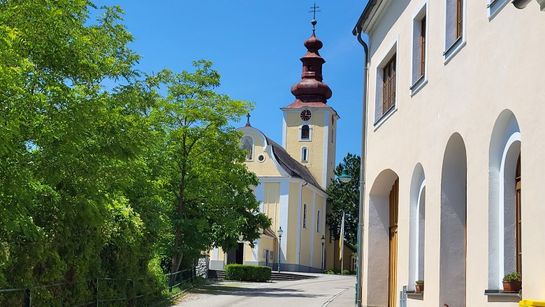 Pfarrkirche Feuersbrunn, © Verena Schnatter Pfarrkirche Feuersbrunn, © Verena Schnatter