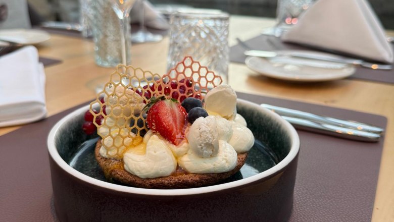 Honig Macaron mit Joghurtcreme, © Sebastien Levier Honig Macaron mit Joghurtcreme, © Sebastien Levier