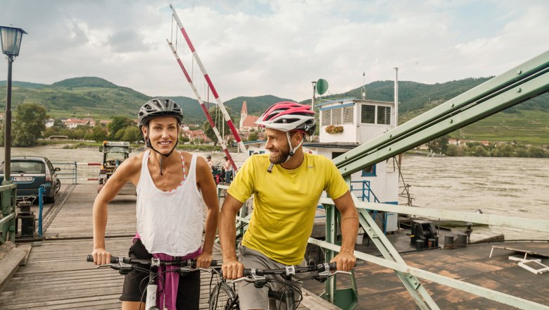 Überfahrt mit der Fähre Weißenkirchen, © Donau NÖ/Andreas Hofer Überfahrt mit der Fähre Weißenkirchen, © Donau NÖ/Andreas Hofer