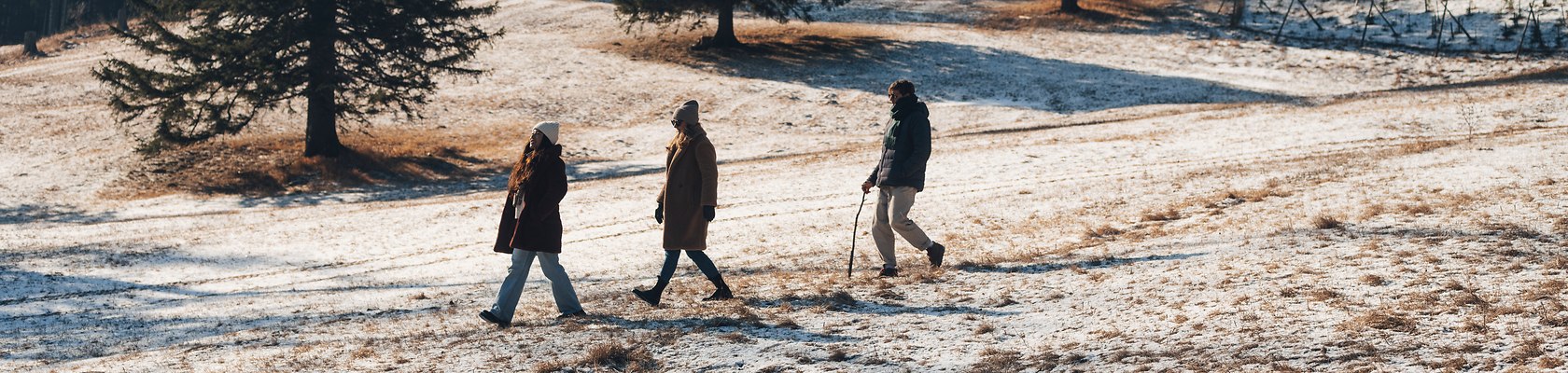 Wandern im Winter in den Wiener Alpen, © Niederösterreich Werbung/friendship.is/Ian Ehm Wandern im Winter in den Wiener Alpen, © Niederösterreich Werbung/friendship.is/Ian Ehm