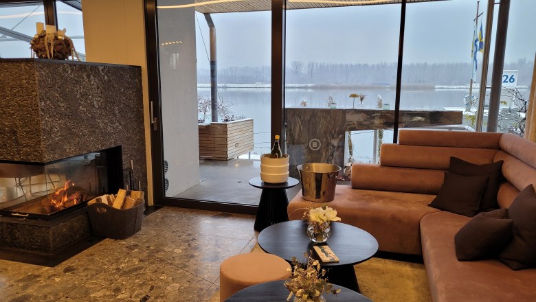 TD-Süddeck Winter innen, © Donau Niederoesterreich Ketting Restaurant innen mit Kamin