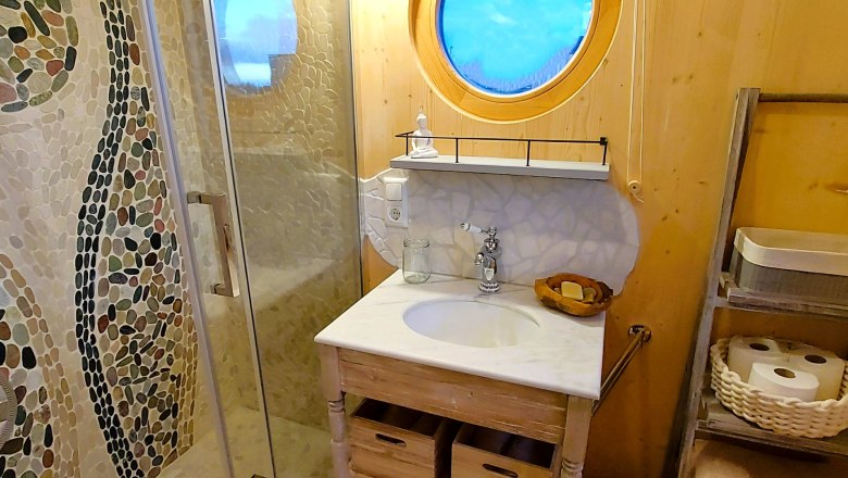 Mrs.Green Badezimmer, © Nina Susanne Himmelmaier Mrs.Green Badezimmer, © Nina Susanne Himmelmaier