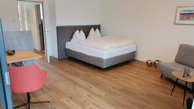 Schlaf/Wohnraum, © Stefanie Fleischhaker Schlaf/Wohnraum, © Stefanie Fleischhaker