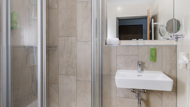 Badezimmer JUFA Hotel am Sigmundsberg, © Harald Eisenberger/JUFA Hotels Badezimmer JUFA Hotel am Sigmundsberg, © Harald Eisenberger/JUFA Hotels