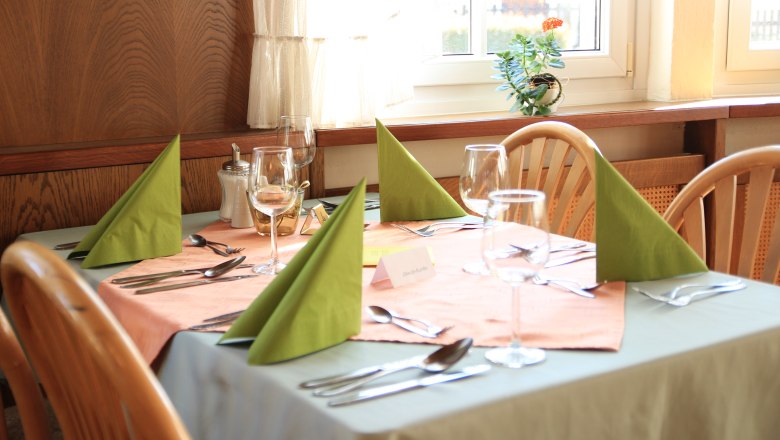 Gedeckter Tisch, © Ludwig Schneider Gedeckter Tisch, © Ludwig Schneider