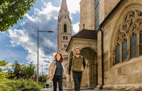 Am Rosalia Rundwanderweg vorbei am Dom in Wiener Neustadt, © Wiener Alpen in Niederösterreich - Bad Erlach Am Rosalia Rundwanderweg vorbei am Dom in Wiener Neustadt, © Wiener Alpen in Niederösterreich - Bad Erlach
