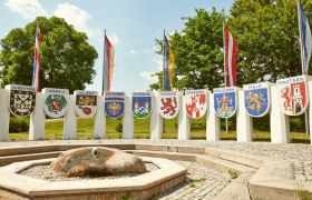 Nibelungendenkmal in Pöchlarn, © Donau Niederösterreich / Klaus Engelmayer Nibelungendenkmal in Pöchlarn, © Donau Niederösterreich / Klaus Engelmayer