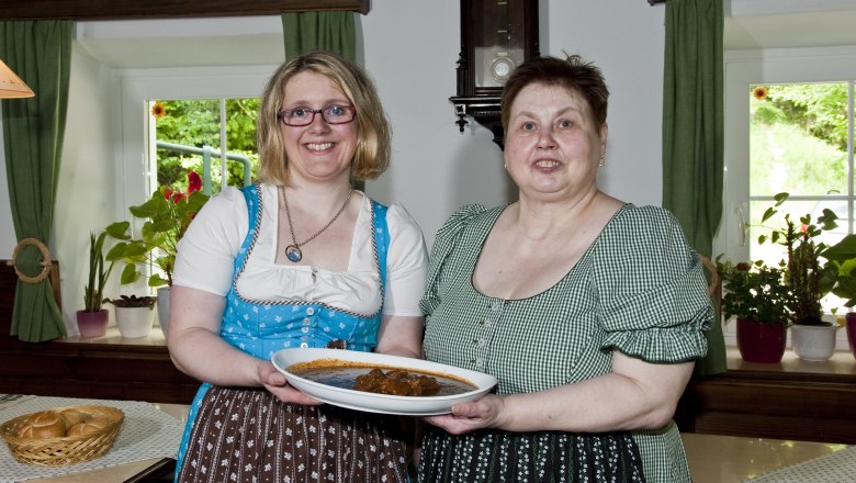 Das beste Gulasch im Lande..., © Paul Plutsch Das beste Gulasch im Lande..., © Paul Plutsch