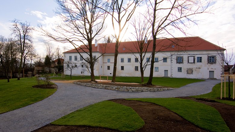 Galerie Lindenhof Raabs, © Helmut Lackinger Galerie Lindenhof Raabs, © Helmut Lackinger