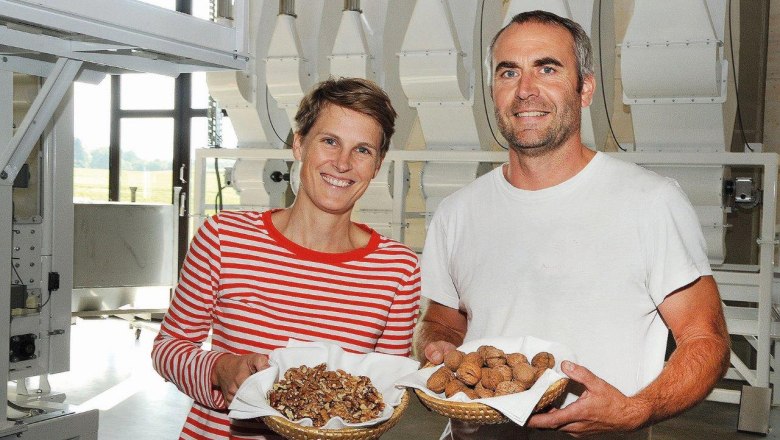 Nussland, die Nussknacker die veredeln, © Franz Crepaz Nussland, die Nussknacker die veredeln, © Franz Crepaz