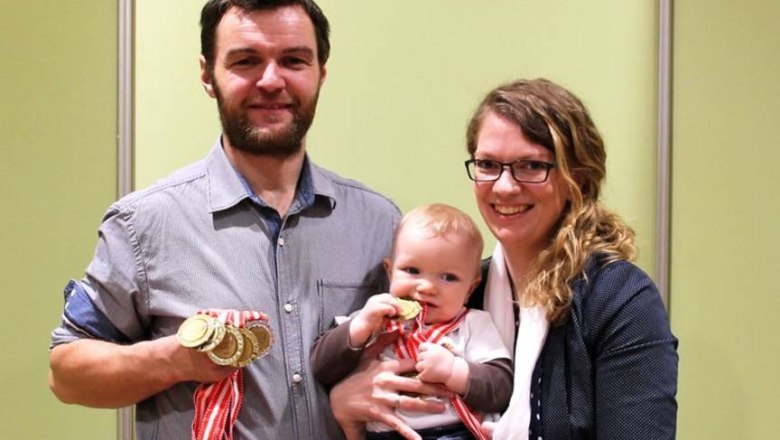 Familie Gröbl mit Auszeichnungen, © Familie Gröbl Familie Gröbl mit Auszeichnungen, © Familie Gröbl