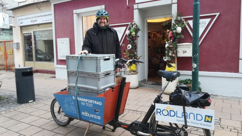 Der Meister bei seiner CO2 neutralen Lieferung, © Gerald Zenger Der Meister bei seiner CO2 neutralen Lieferung, © Gerald Zenger