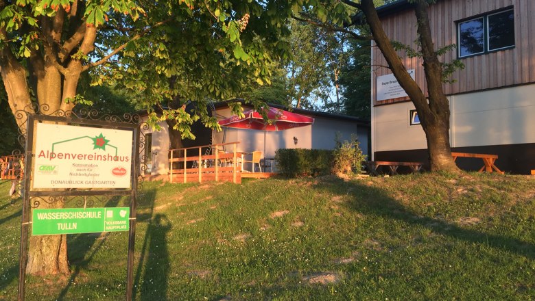 td-alpenvereinshaus_terasse_2s-c-alpenvereinshaus, © TD_Alpenvereinshaus_Terasse2-c-alpenvereinshaus DAV Haus von aussen