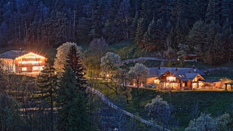 Haus und Hof bei Nacht, © www.lensflair.at Haus und Hof bei Nacht, © www.lensflair.at