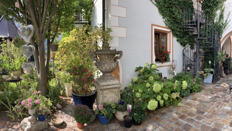 garten-am-renaissancehof-kerschner, © Mostviertel Tourismus, Eva Stern garten-am-renaissancehof-kerschner, © Mostviertel Tourismus, Eva Stern