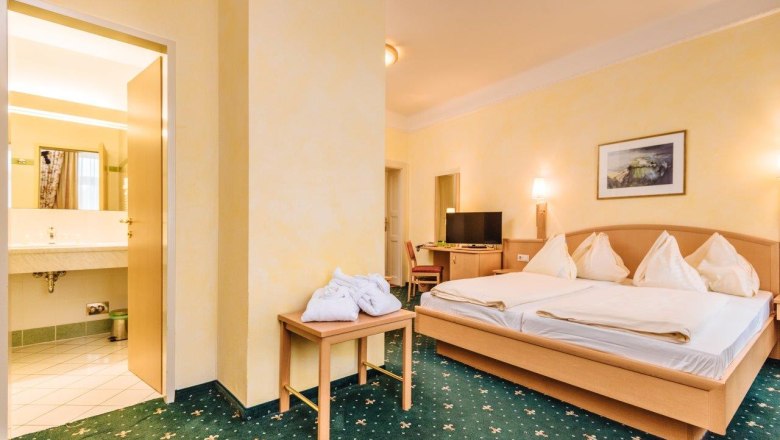 Zimmer im Hotel Drei Hasen, © Rudy Dellinger Zimmer im Hotel Drei Hasen, © Rudy Dellinger