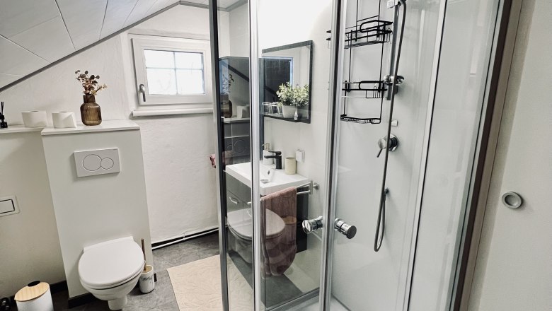 Badezimmer mit WC, © O Badezimmer mit WC, © O