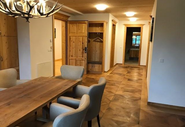 Essplatz mit Eingangsbereich, © www.lensflair.at Essplatz mit Eingangsbereich, © www.lensflair.at