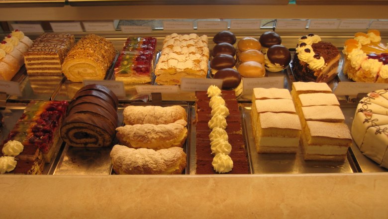 Mehlspeisenvitrine, © Mehlspeisenvitrine, © Bäckerei-Konditorei Pilz, Katrin Pilz Mehlspeisenvitrine, © Mehlspeisenvitrine, © Bäckerei-Konditorei Pilz, Katrin Pilz